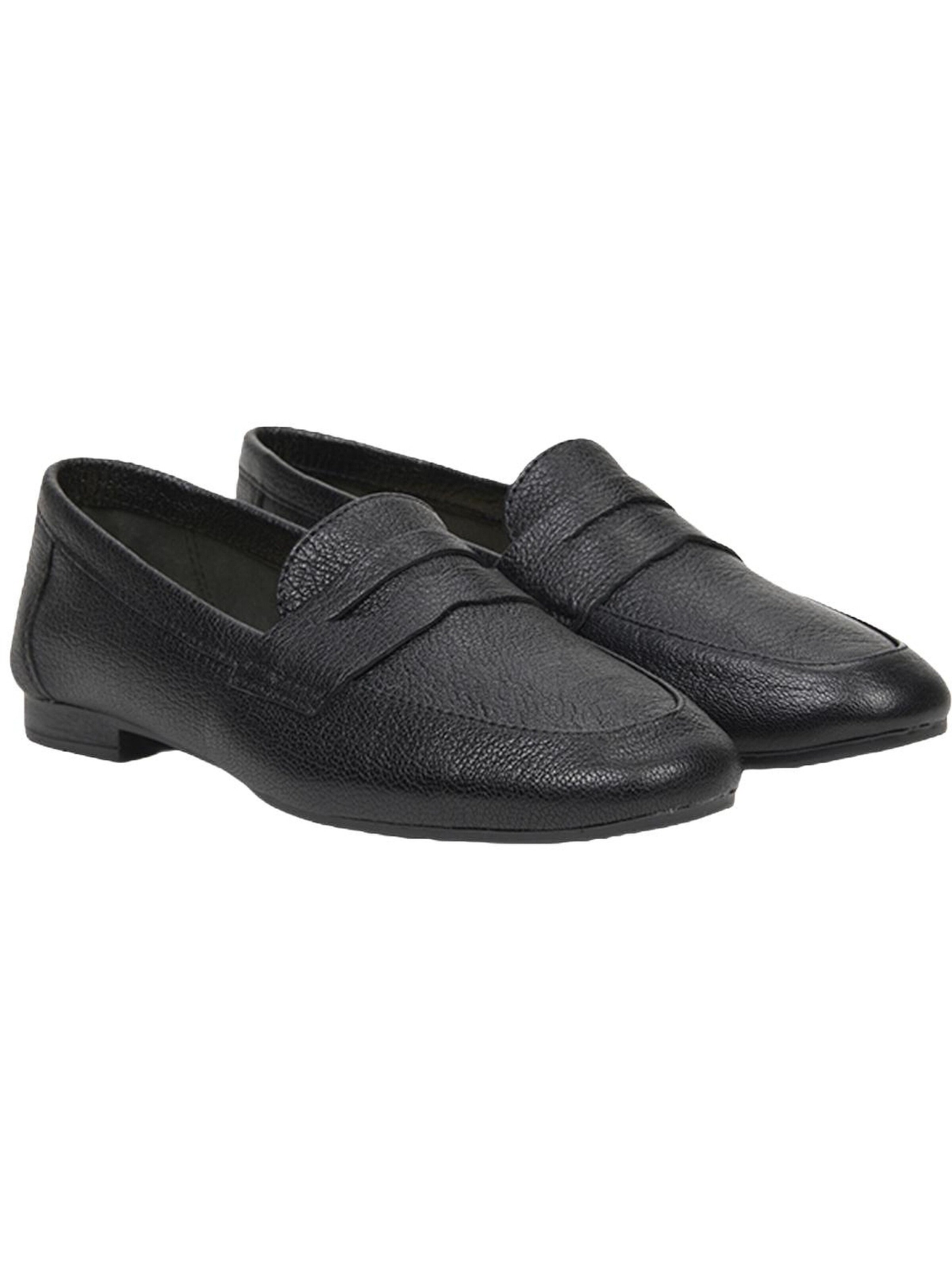Desa Classic Flats 'Slipper' in Black: front