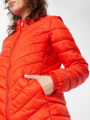 ONLY Between-seasons coat 'NEWTAHOE' in Red