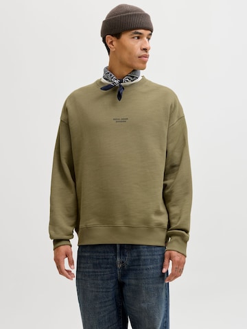 R.D.D. ROYAL DENIM DIVISION Sweatshirt 'RDDALBERT' in Green: front