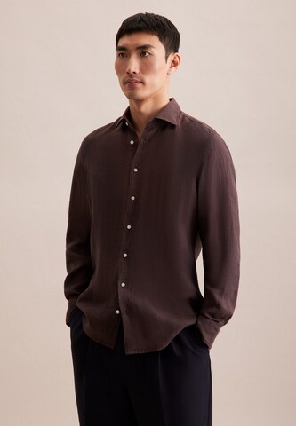 SEIDENSTICKER Slim fit Business shirt in Brown: front