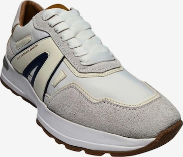 Baskets basses Alexander Smith en blanc : devant