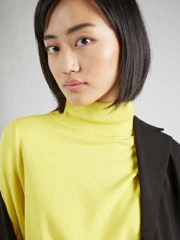 s.Oliver Sweater in Yellow