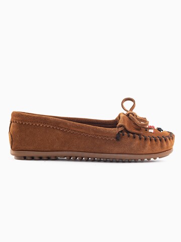 Minnetonka Mocassins 'Thunderbird' in Bruin