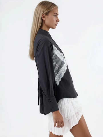 Qu Style Shirt in Black