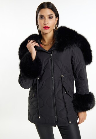 faina Winter Jacket in Black: front