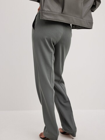 NA-KD Regular Pleat-Front Pants in Grey
