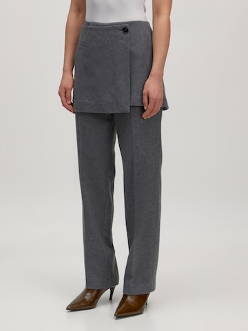 Regular Pantalon à plis 'Carolin' EDITED en gris : devant