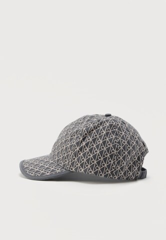 Calvin Klein Cap in Grau
