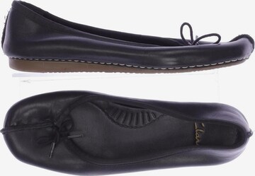 CLARKS Flats & Loafers in 37,5 in Black: front