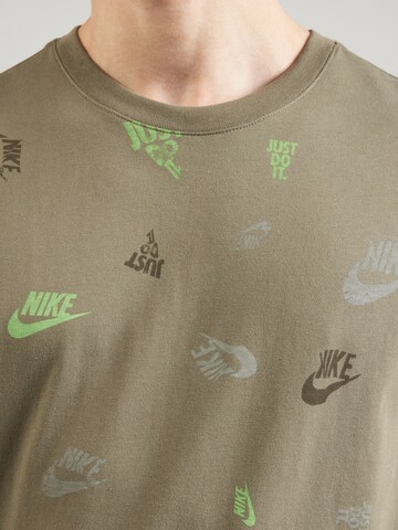 Nike Sportswear Shirt in Green