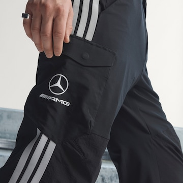 ADIDAS PERFORMANCE - Loosefit Calças de desporto 'Mercedes - AMG Petronas Formula 1 Team Mechanics' em preto