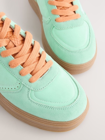 Next Sneaker in Grün