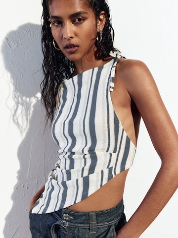 Pull&Bear Broderad topp i blå