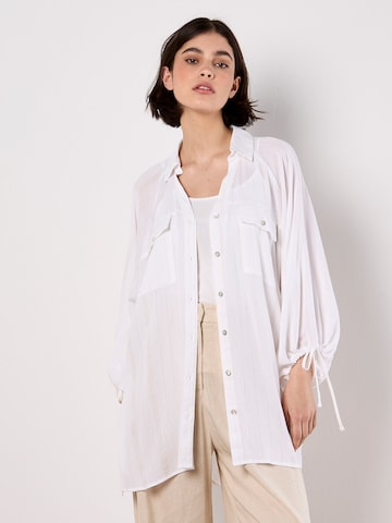 Chemisier Apricot en blanc : devant