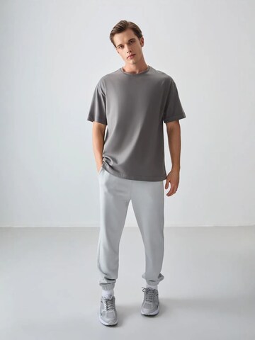 Tommy Life T-Shirts in Grau