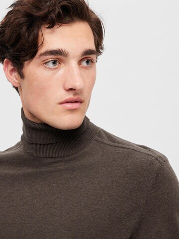 SELECTED HOMME Regular Fit Pullover 'Berg' in Braun