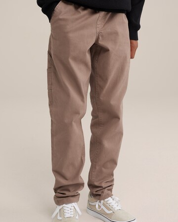 regular Pantaloni di WE Fashion in marrone: frontale