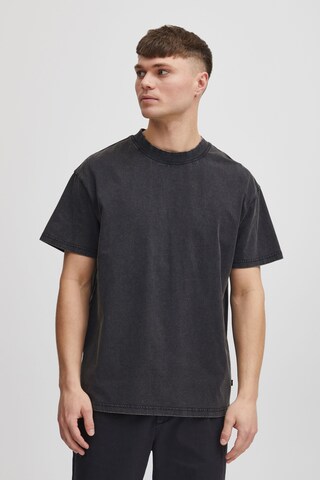 T-Shirt !Solid en gris : devant