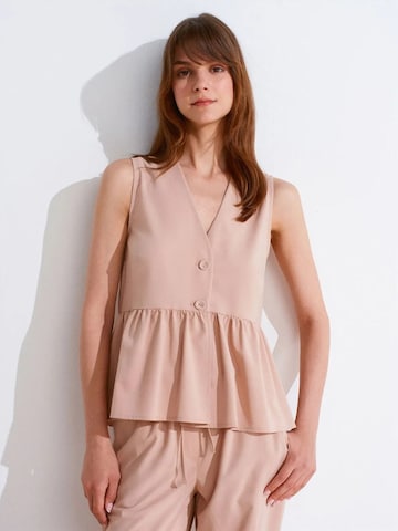 Dilvin Top in Pink: front
