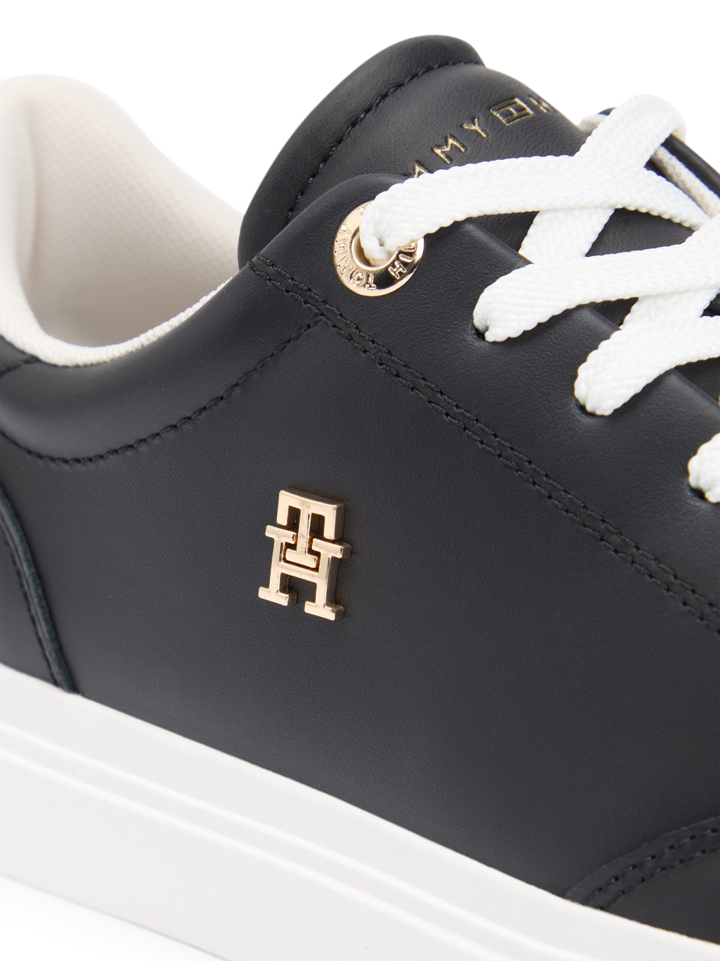 TOMMY HILFIGER Σνίκερ χαμηλό 'Chic' σε μαύρο