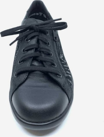 SOLIDUS Athletic Lace-Up Shoes in Black