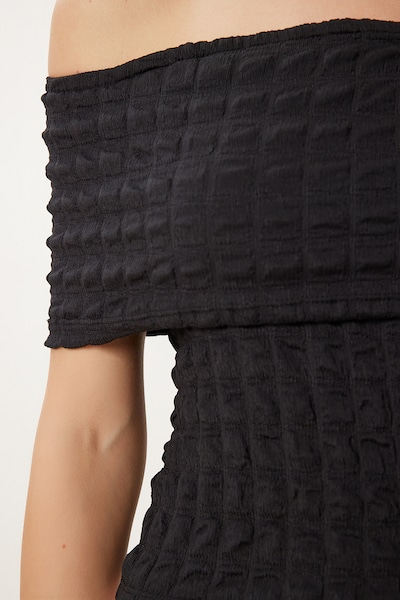 Happiness İstanbul Pusero värissä musta, Tuotenäkymä