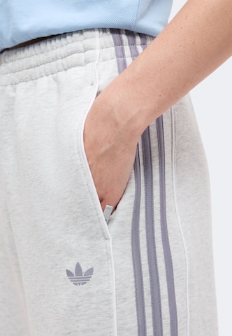 ADIDAS ORIGINALS Tapered Παντελόνι 'Adicolor' σε γκρι