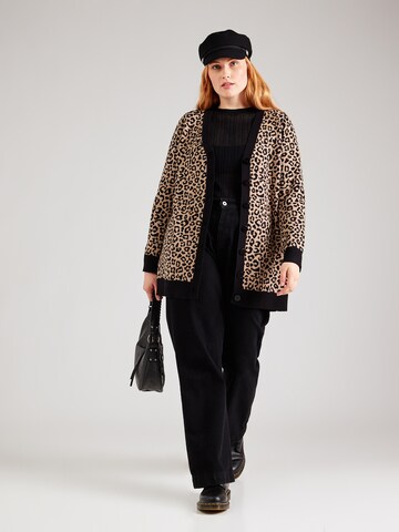 Geacă tricotată 'VMCaria' de la Vero Moda Curve pe bej