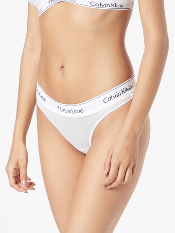 Calvin Klein Underwear - Tanga em branco: frente