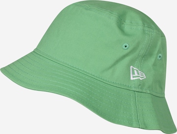 NEW ERA Hat in Green: front