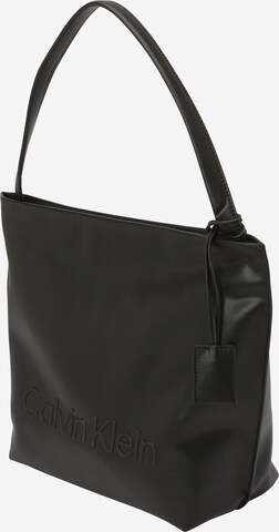 Calvin Klein Shoulder Bag in Black