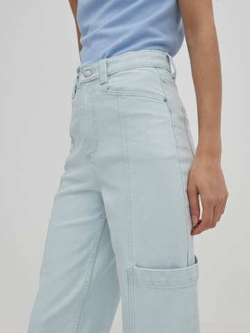 EDITED Wide leg Cargo Jeans 'Adelee' in Blue