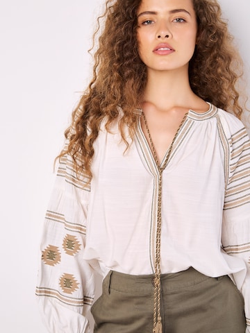 Apricot Blouse 'Aztec Embroidered' in White
