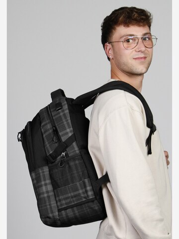 Wednesday Backpack 'Chains-Plus' in Black