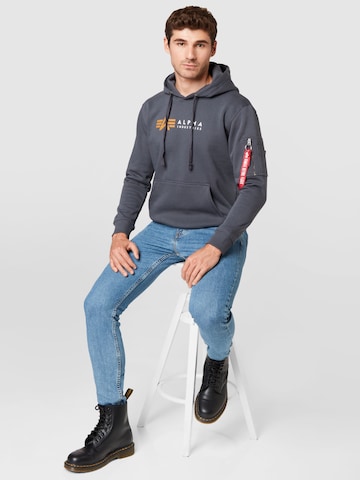 ALPHA INDUSTRIES Sweatshirt in Grey