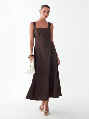 St MRLO Společenské šaty 'Maizy' – hnědá