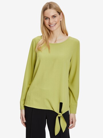 Betty Barclay Blouse in Green: front