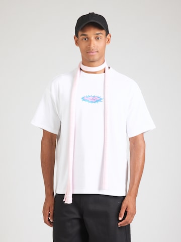 T-Shirt 'Great' WEEKDAY en blanc : devant
