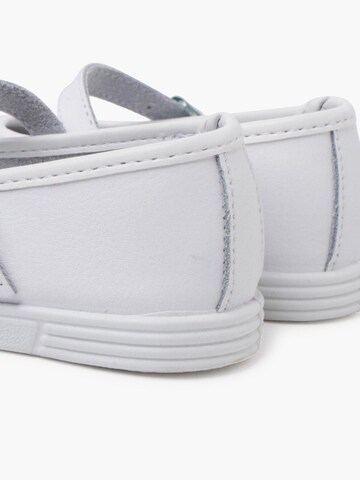 Pisamonas Ballerina in White