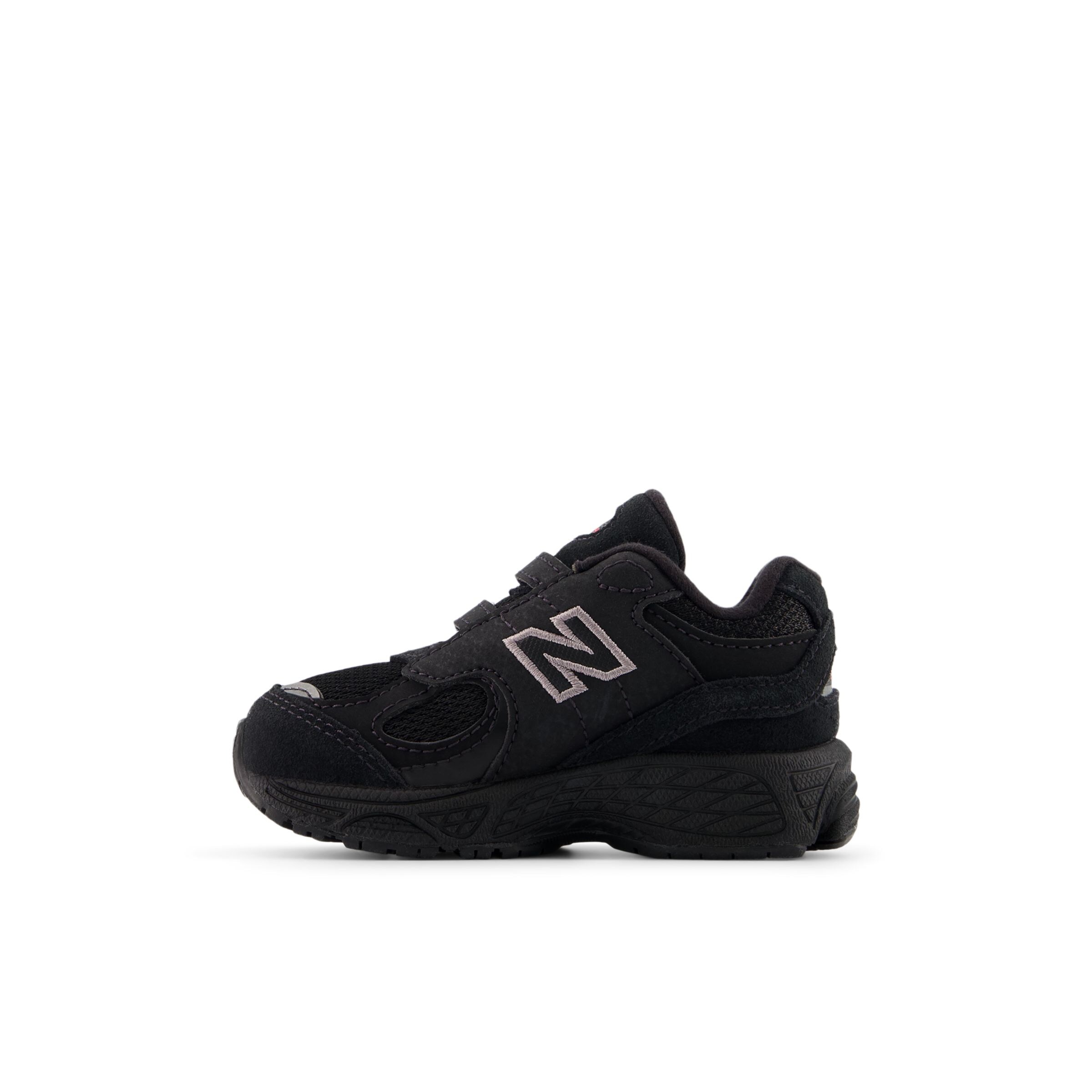 new balance Sneakers in Black