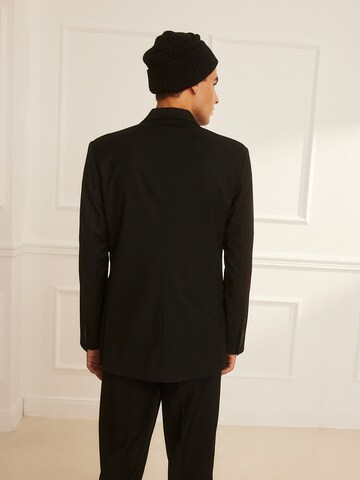 Regular Pantaloni cu dungă 'Luke' de la Guido Maria Kretschmer Men pe negru