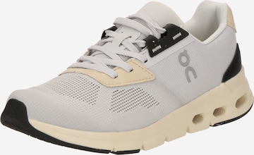 On Juoksukengät 'Cloudmonster' värissä harmaa: etupuoli