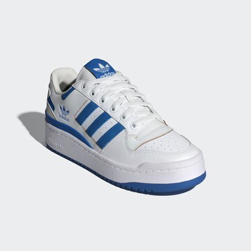 ADIDAS ORIGINALS Madalad ketsid 'Forum', värv valge