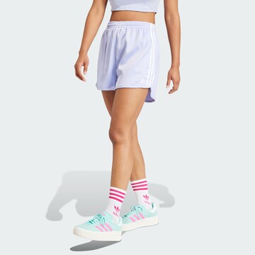 ADIDAS ORIGINALS Loosefit Shorts in Lila