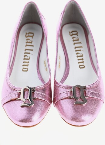 Galliano Flats & Loafers in 38 in Pink