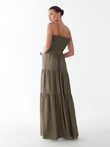 St MRLO Платье 'LENNIE' в Зеленый: сзади