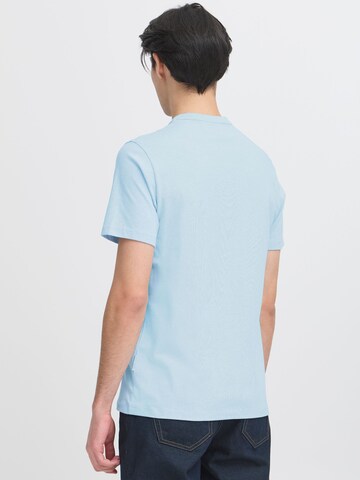 T-Shirt ' CFJASPER mélange tee with chest pocket ' Casual Friday en bleu