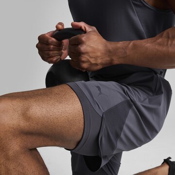 Regular Pantalon de sport PUMA en gris