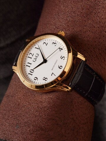 Q&Q Analog watch in Gold