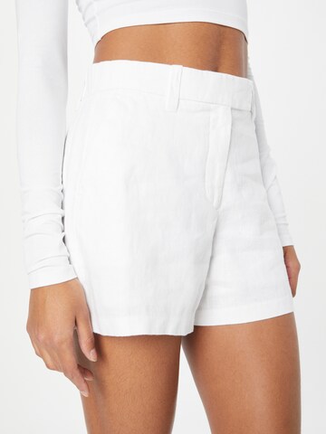 Abercrombie & Fitch Normální Kalhoty – bílá